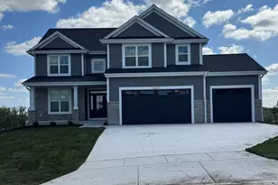 N56W20719 Muirfield Dr, Menomonee Falls, WI 53051 - Photo 1