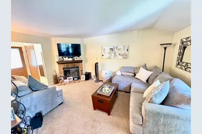 300  Foxwood Dr #158, Racine, WI 53185 - Photo 4