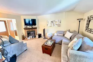 300 Foxwood Dr, Racine, WI 53185 - Photo 4