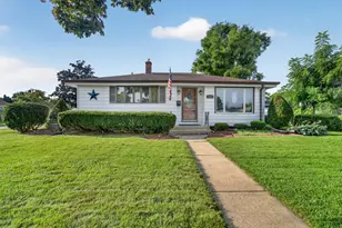 2501 Pinehurst Ave, Racine, WI 53403 - Photo 1