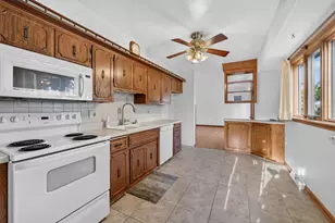 2501 Pinehurst Ave, Racine, WI 53403 - Photo 4