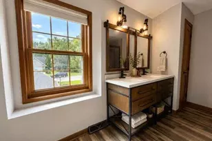 W146N10907 Heritage Pkwy, Germantown, WI 53022 - Photo 20