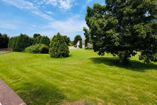 W146N10907 Heritage Pkwy, Germantown, WI 53022 - Photo 28