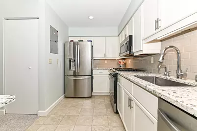 35  Harborview Dr #112, Racine, WI 53403 - Photo 6