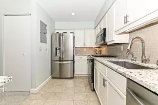 35 Harborview Dr, Racine, WI 53403 - Photo 6
