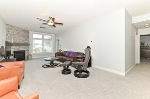 35 Harborview Dr, Racine, WI 53403 - Photo 8