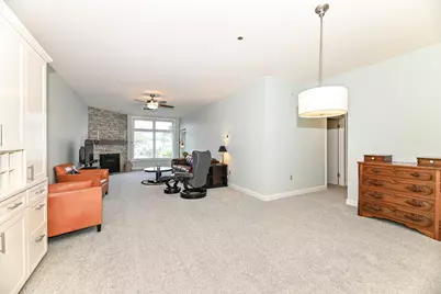 35  Harborview Dr #112, Racine, WI 53403 - Photo 2