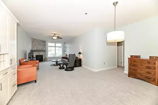 35 Harborview Dr, Racine, WI 53403 - Photo 2