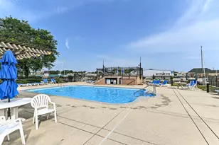 35 Harborview Dr, Racine, WI 53403 - Photo 28