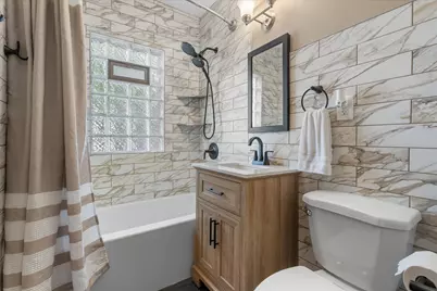 1355 S 94th St, West Allis, WI 53214 - Photo 10