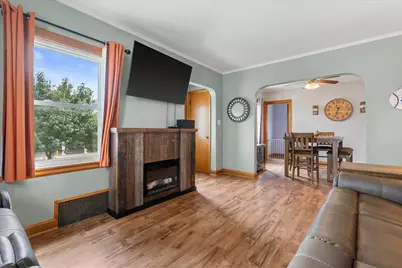 1355 S 94th St, West Allis, WI 53214 - Photo 4