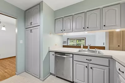 8751 W Oklahoma Ave #D, Milwaukee, WI 53227 - Photo 10