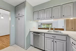 8751 W Oklahoma Ave, Milwaukee, WI 53227 - Photo 10