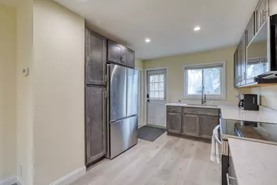 1120 S 86th St, West Allis, WI 53214 - Photo 6