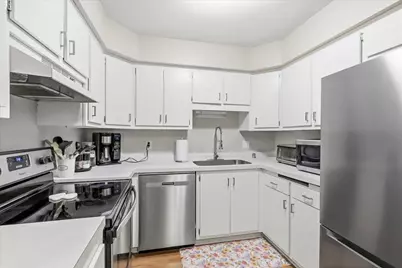 7530 N Port Washington Rd, Fox Point, WI 53217 - Photo 10