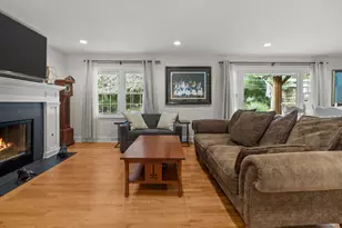 853 Van Slyke Dr, Fontana, WI 53125 - Photo 16