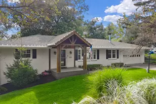 853 Van Slyke Dr, Fontana, WI 53125 - Photo 8