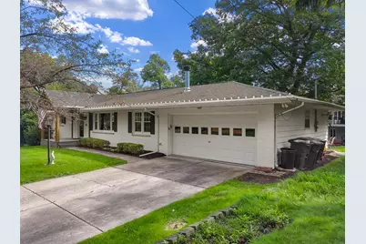 853  Van Slyke Dr, Fontana, WI 53125 - Photo 4
