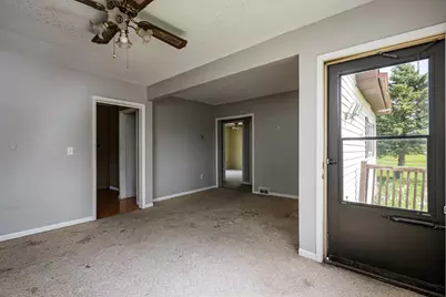 12130  Spring St, Racine, WI 53177 - Photo 18