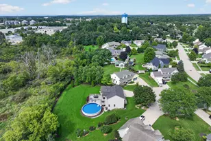 302 Margaret Ct, Burlington, WI 53105 - Photo 4