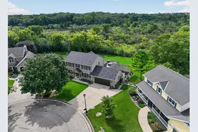 302  Margaret Ct, Burlington, WI 53105 - Photo 2