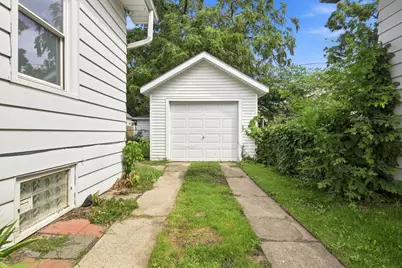 1964 S 81st St, West Allis, WI 53219 - Photo 28