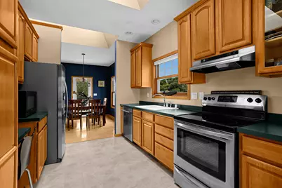 100  Calla Ct, Onalaska, WI 54650 - Photo 12