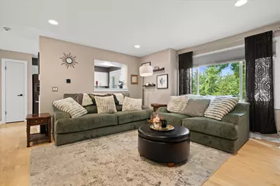 626  Westridge Dr, West Bend, WI 53095 - Photo 4