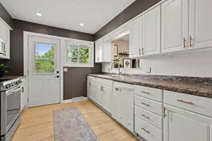 626 Westridge Dr, West Bend, WI 53095 - Photo 10