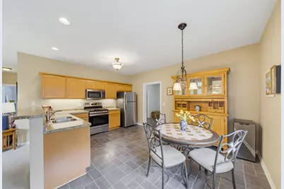 695 W Dekora St #D, Saukville, WI 53080 - Photo 6