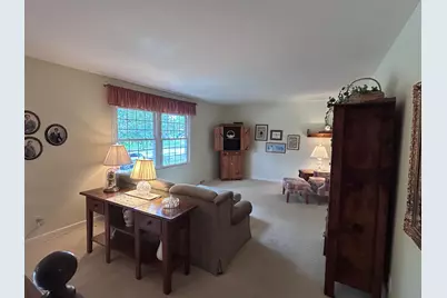 648  Hollybrook Ln, Saukville, WI 53080 - Photo 4