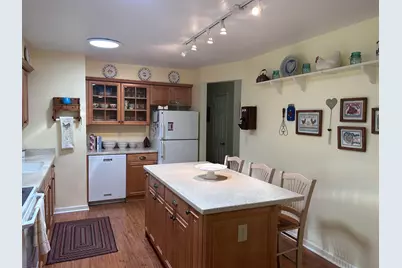 648  Hollybrook Ln, Saukville, WI 53080 - Photo 2