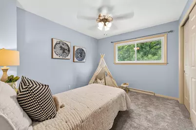 8551 N Manor Ln, Fox Point, WI 53217 - Photo 24