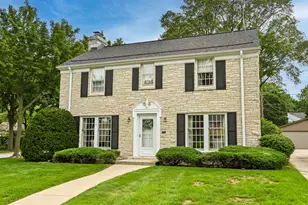 2576 Pasadena Blvd, Wauwatosa, WI 53226 - Photo 1