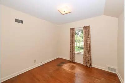 2576  Pasadena Blvd, Wauwatosa, WI 53226 - Photo 30