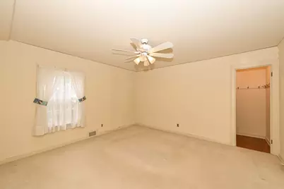 2576  Pasadena Blvd, Wauwatosa, WI 53226 - Photo 26