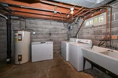 2576  Pasadena Blvd, Wauwatosa, WI 53226 - Photo 34