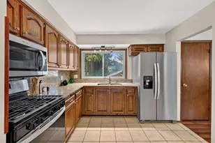1711 W Clayton Crest Ave, Milwaukee, WI 53221 - Photo 16