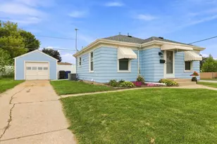2062 Shoop St, Racine, WI 53404 - Photo 2