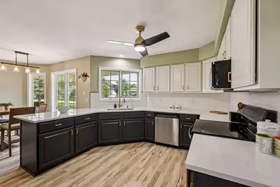 4035 S Avon Dr, New Berlin, WI 53151 - Photo 14