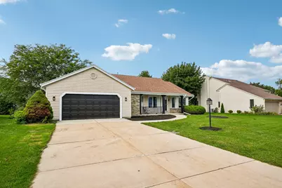 4035 S Avon Dr, New Berlin, WI 53151 - Photo 4