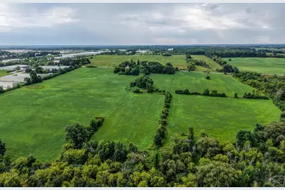 480 E Rusco Dr, West Bend, WI 53095 - Photo 10