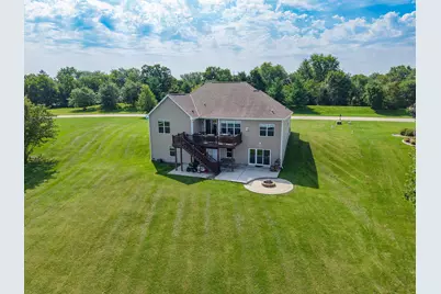S86W22620  Lake Park Dr, Big Bend, WI 53103 - Photo 4