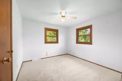 3635 S Loretta Ln, New Berlin, WI 53151 - Photo 20