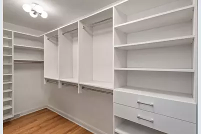 1012 E Ogden Ave, Milwaukee, WI 53202 - Photo 16
