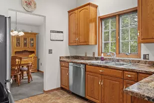 2533 Crosscreek Dr, Sheboygan, WI 53081 - Photo 4