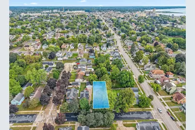 1012  Philippen St, Manitowoc, WI 54220 - Photo 46