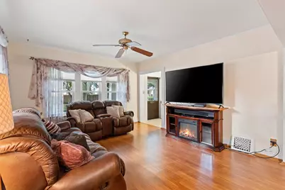 1012  Philippen St, Manitowoc, WI 54220 - Photo 16