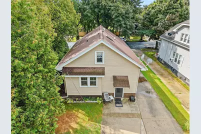 1012  Philippen St, Manitowoc, WI 54220 - Photo 12
