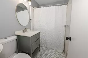 10945 W Jeffrey Ln, Milwaukee, WI 53225 - Photo 8